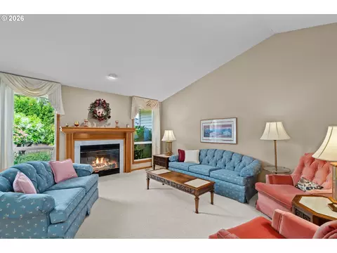 Living - 3081 SW 31st St, Gresham, OR 97080 photo 1 of 6