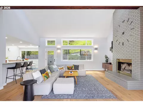 Living - 3018 Ashley Loop, Eugene, OR 97405 photo 4 of 4