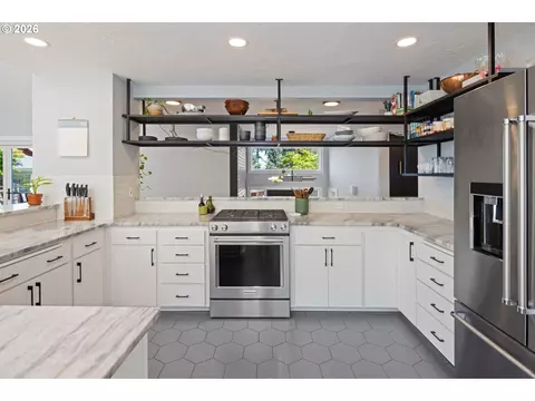 Kitchen - 3018 Ashley Loop, Eugene, OR 97405 photo 2 of 4