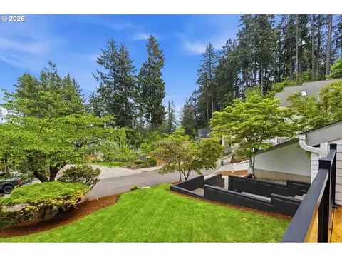 Exterior - 3018 Ashley Loop, Eugene, OR 97405 photo 8 of 14