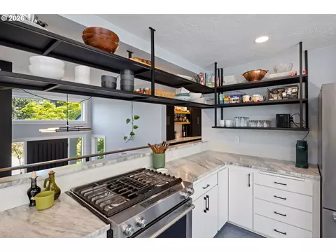 Kitchen - 3018 Ashley Loop, Eugene, OR 97405 photo 3 of 4