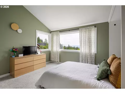 Bedroom - 3018 Ashley Loop, Eugene, OR 97405 photo 4 of 7