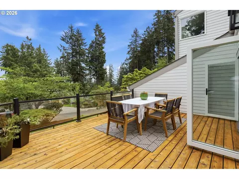 Exterior - 3018 Ashley Loop, Eugene, OR 97405 photo 7 of 14