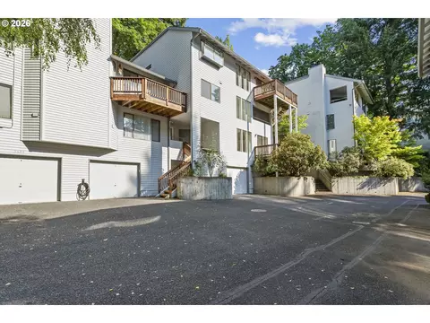 3676 Spring Ln, Lake Oswego, OR 97035
