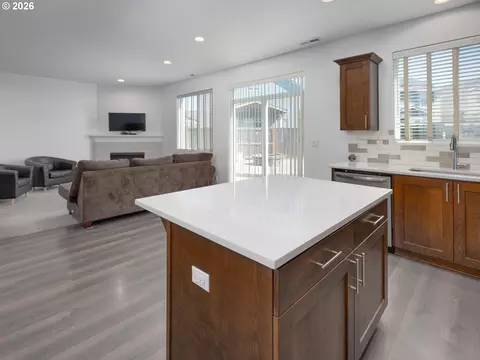 Kitchen - 2108 S Jasper Dr, Cornelius, OR 97113 photo 5 of 5