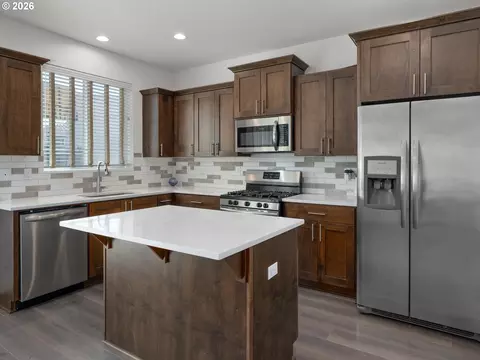 Kitchen - 2108 S Jasper Dr, Cornelius, OR 97113 photo 1 of 5