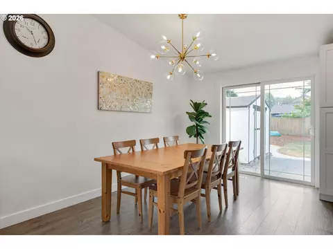 Dining - 2112 NW 15th Ct, Gresham, OR 97030 photo 1 of 1