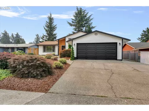 Exterior - 2112 NW 15th Ct, Gresham, OR 97030 photo 2 of 9