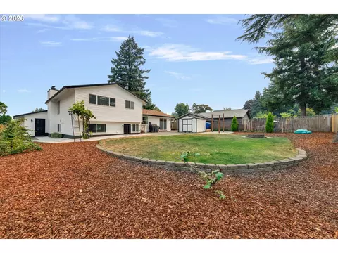 Exterior - 2112 NW 15th Ct, Gresham, OR 97030 photo 9 of 9