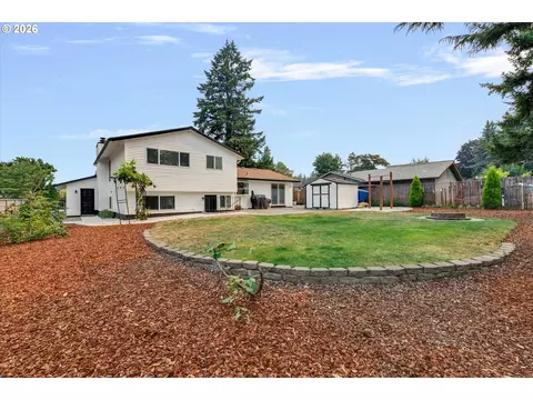 Exterior - 2112 NW 15th Ct, Gresham, OR 97030 photo 5 of 9