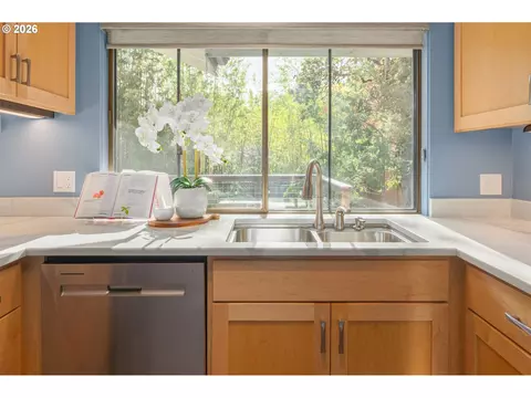 Kitchen - 2760 Malibu Way, Eugene, OR 97405 photo 4 of 5