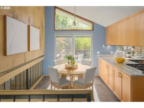 Dining - 2760 Malibu Way, Eugene, OR 97405 photo 3 of 5