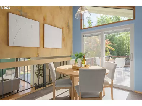Dining - 2760 Malibu Way, Eugene, OR 97405 photo 4 of 5