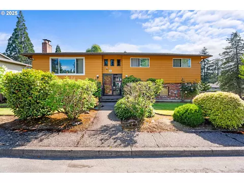 18345 Chris Ct, Gladstone, OR 97027