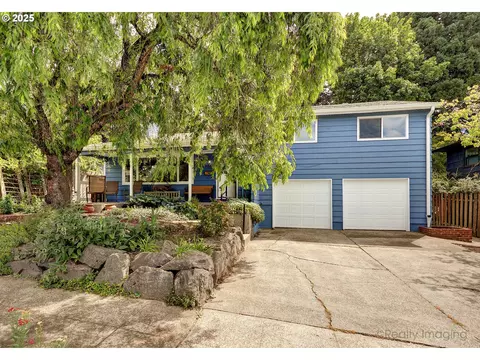 1124 SW Chestnut Dr, Portland, OR 97219