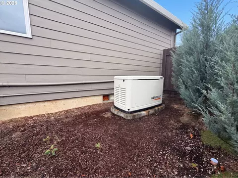 Exterior - 614 SW 49th Dr, Gresham, OR 97080 photo 4 of 4