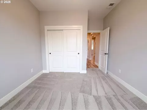 Bedroom - 614 SW 49th Dr, Gresham, OR 97080 photo 2 of 3