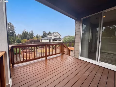 Exterior - 614 SW 49th Dr, Gresham, OR 97080 photo 3 of 4