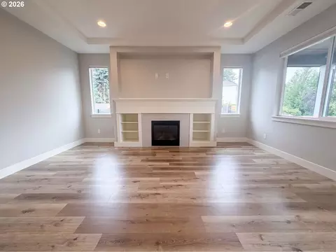 Living - 614 SW 49th Dr, Gresham, OR 97080 photo 1 of 2