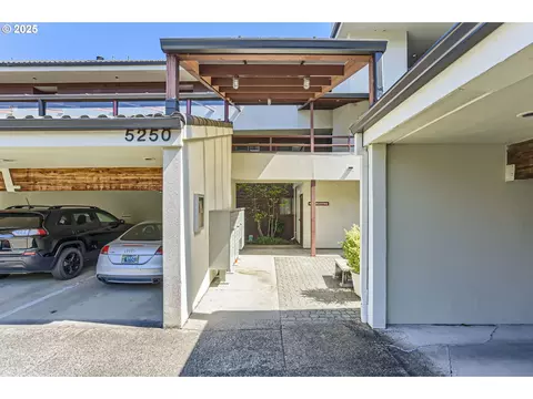 5250 S Landing Dr #305-B1, Portland, OR 97239