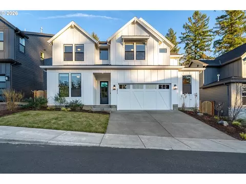 8044 SW Knudsen Pl, Portland, OR 97223
