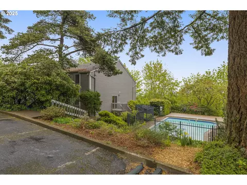 44 Eagle Crest Dr #19, Lake Oswego, OR 97034
