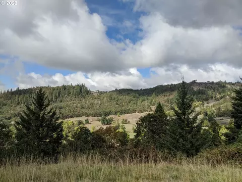 1105 Sunshine Rd, Roseburg, OR 97470
