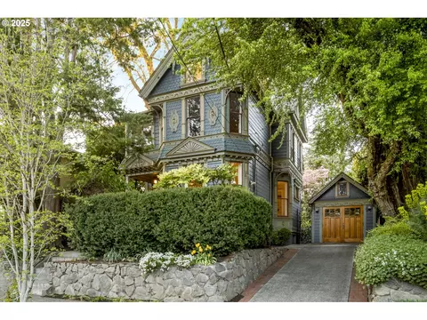 1123 NE Tillamook St, Portland, OR 97212