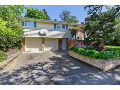4333 SW Iowa St, Portland, OR 97221