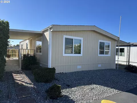 15889 Sunset Strip #30, Brookings, OR 97415
