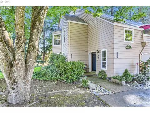 8425 SW Curry Dr, Wilsonville, OR 97070