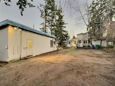 7404 SE Harmony Dr, Milwaukie, OR 97222