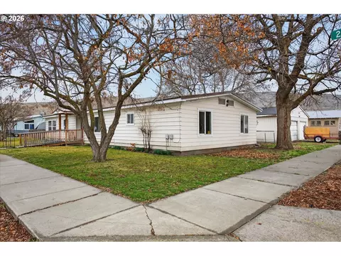 381 2nd St, Baker City, OR 97814