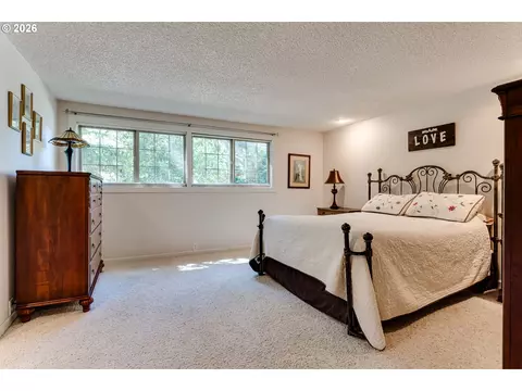 Bedroom - 365 E 50th Ave, Eugene, OR 97405 photo 2 of 5