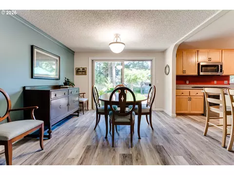 Dining - 365 E 50th Ave, Eugene, OR 97405 photo 1 of 1