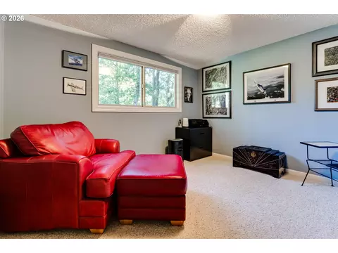 Bedroom - 365 E 50th Ave, Eugene, OR 97405 photo 3 of 5
