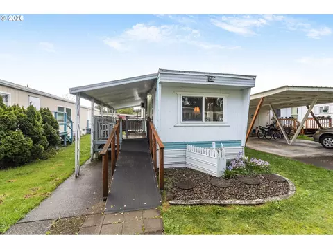 205 S 54th St #10, Springfield, OR 97478
