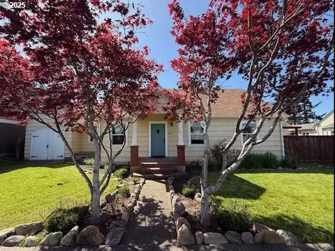 351 Juniper St, Junction City, OR 97448