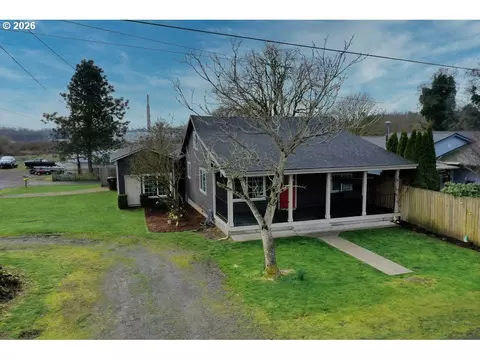 1045 Umatilla St, Saint Helens, OR 97051