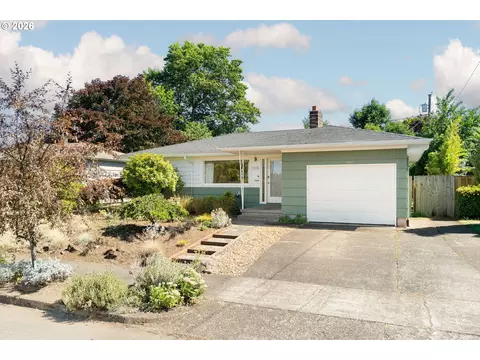 9316 SE Salmon Ct, Portland, OR 97216