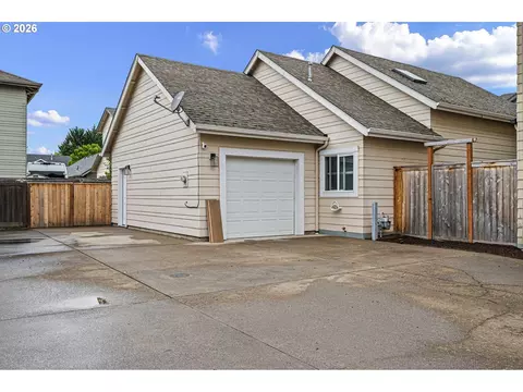 Exterior - 1620 Hamlet Ln, Eugene, OR 97402 photo 9 of 9