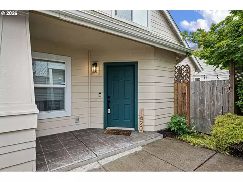 Exterior - 1620 Hamlet Ln, Eugene, OR 97402 photo 1 of 9