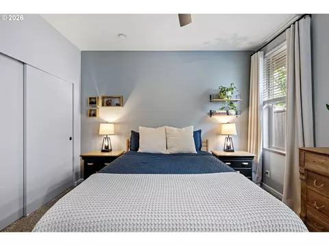 Bedroom - 1620 Hamlet Ln, Eugene, OR 97402 photo 2 of 5
