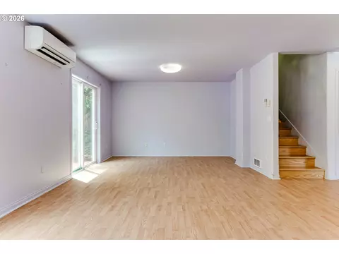 Living - 667 Kamapheema Pl, Eugene, OR 97405 photo 3 of 7