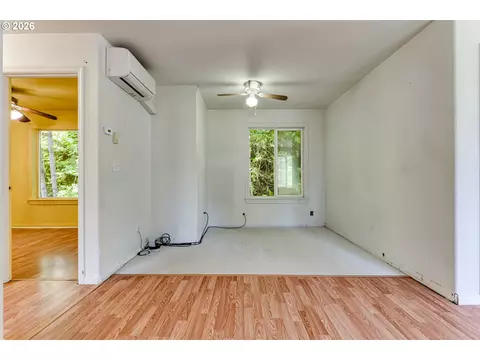 Living - 667 Kamapheema Pl, Eugene, OR 97405 photo 6 of 7
