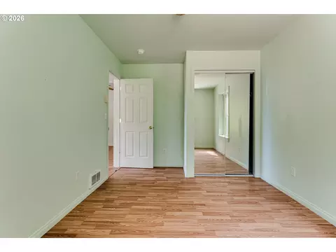 Bedroom - 667 Kamapheema Pl, Eugene, OR 97405 photo 9 of 9