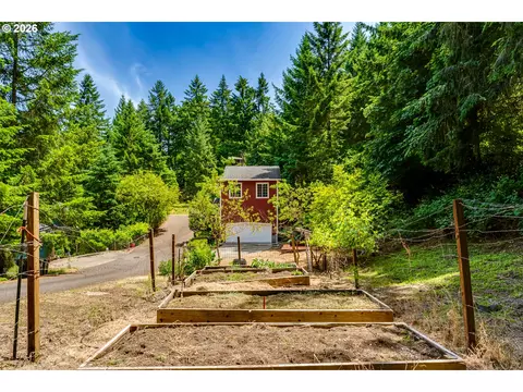 Exterior - 667 Kamapheema Pl, Eugene, OR 97405 photo 10 of 10