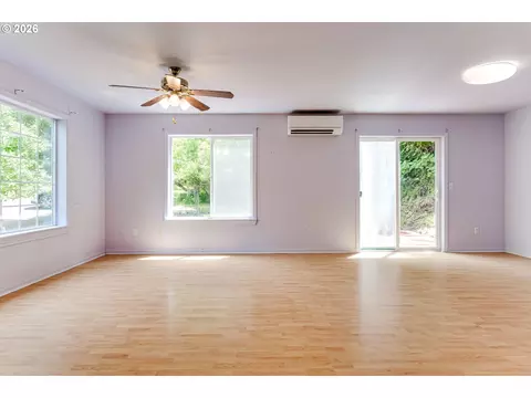 Living - 667 Kamapheema Pl, Eugene, OR 97405 photo 4 of 7