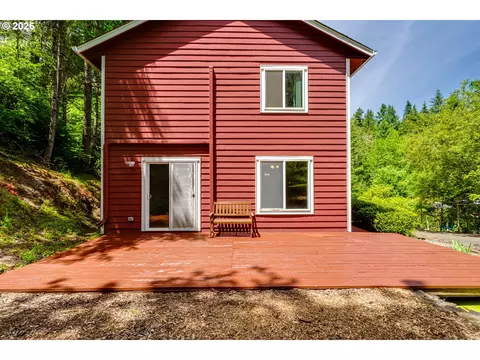 Exterior - 667 Kamapheema Pl, Eugene, OR 97405 photo 5 of 10