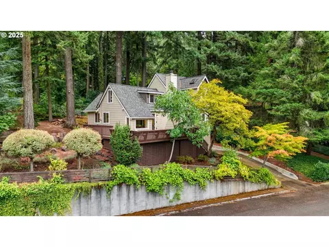 2911 SW Dickinson St, Portland, OR 97219